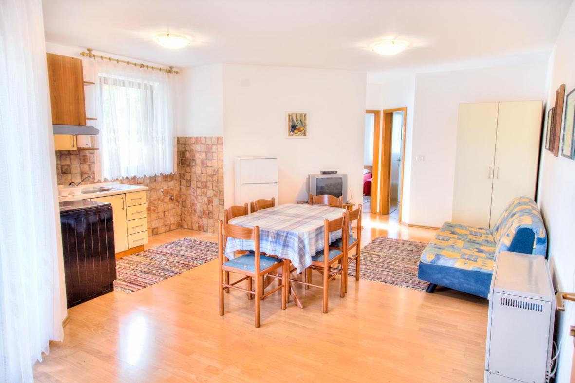 Apartment Josip 2011 Fažana Exterior foto